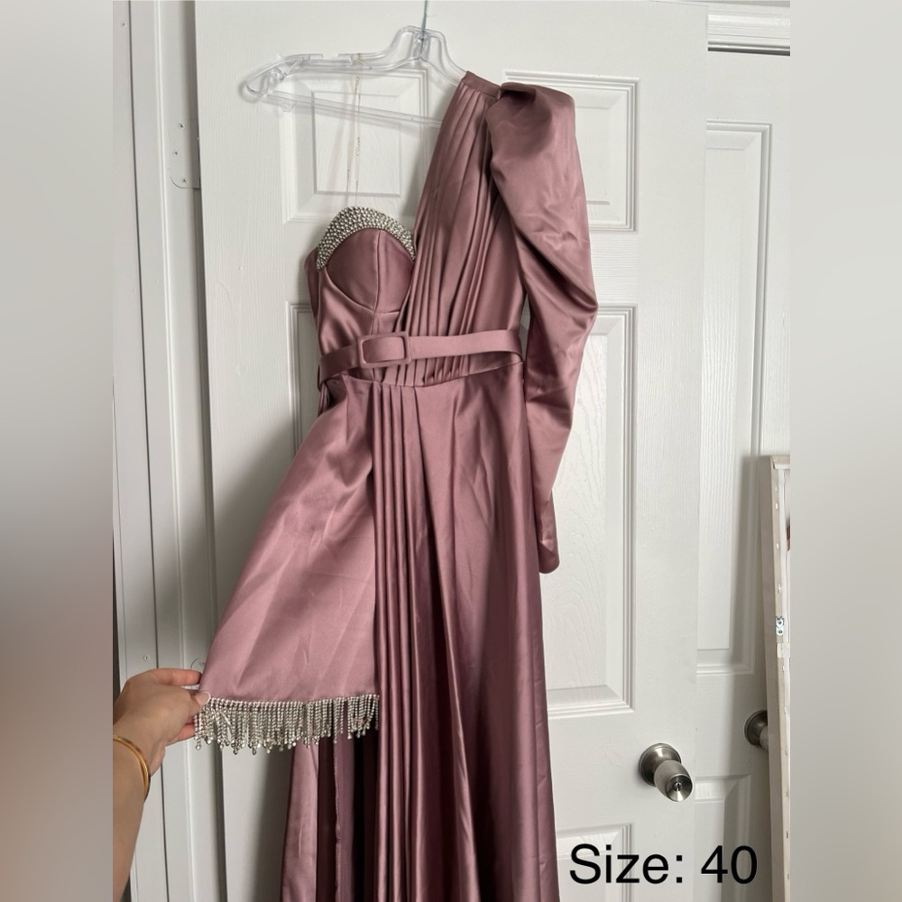 Elegant dress for special occasion!